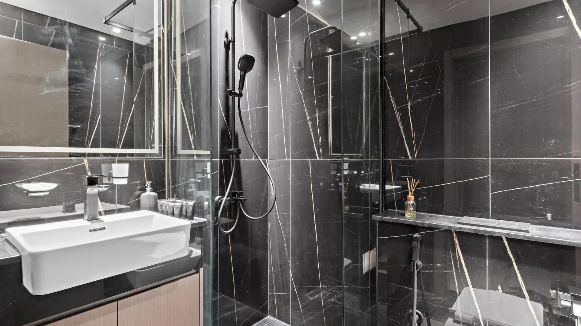 Modern And High Floor 1Br At Binghatti Emerald Dubai 0*,  Emirati Arabi Uniti