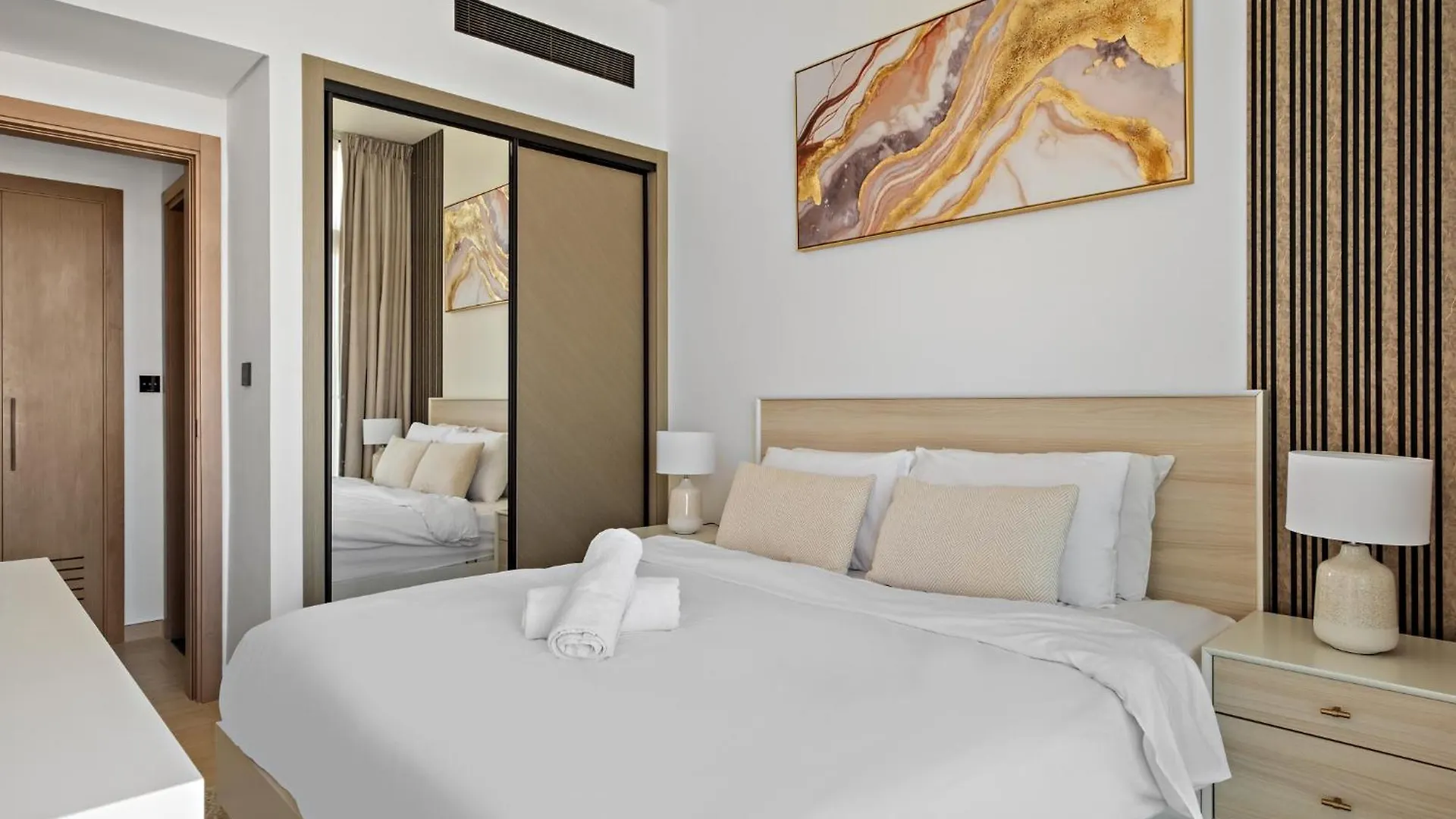 Appartamento Modern And High Floor 1Br At Binghatti Emerald Dubai