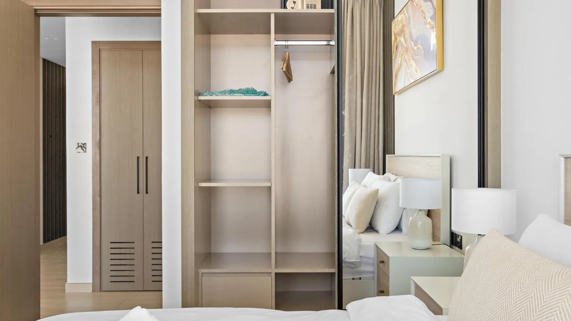 Modern And High Floor 1Br At Binghatti Emerald Dubai